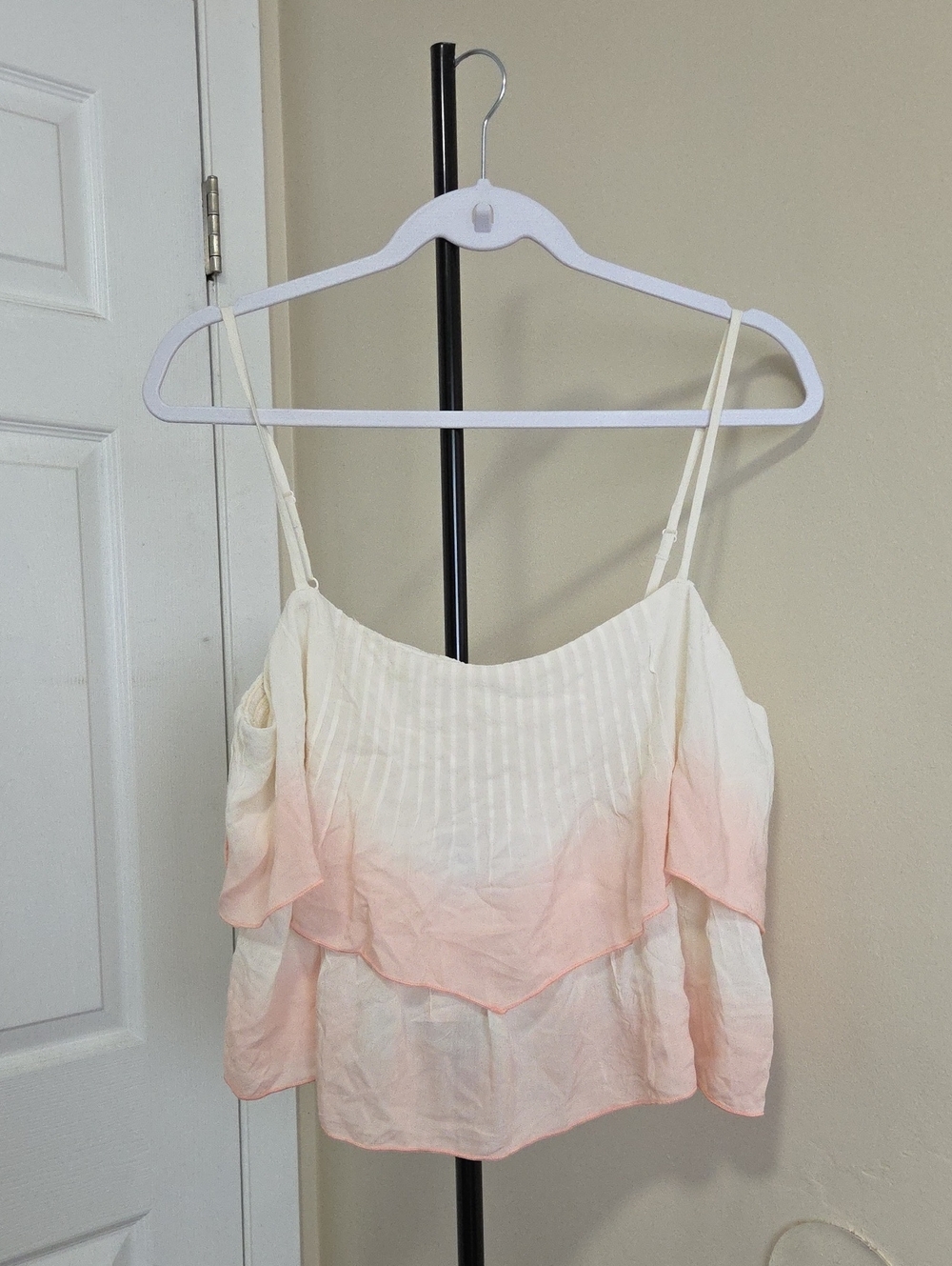 Nwt American Eagle Outfitters Cream to Pink Ombre Ruffle Cami